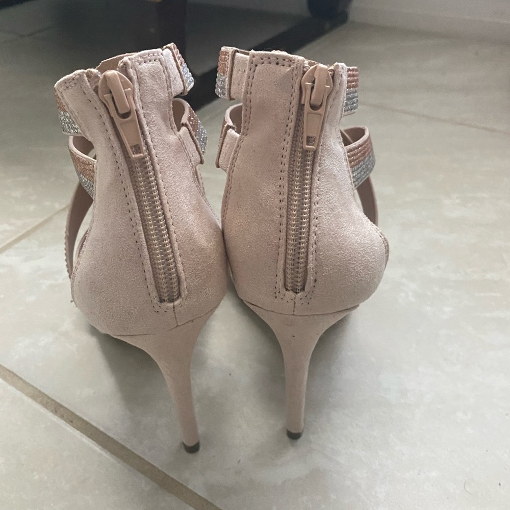 High heels - Picture 5 of 6